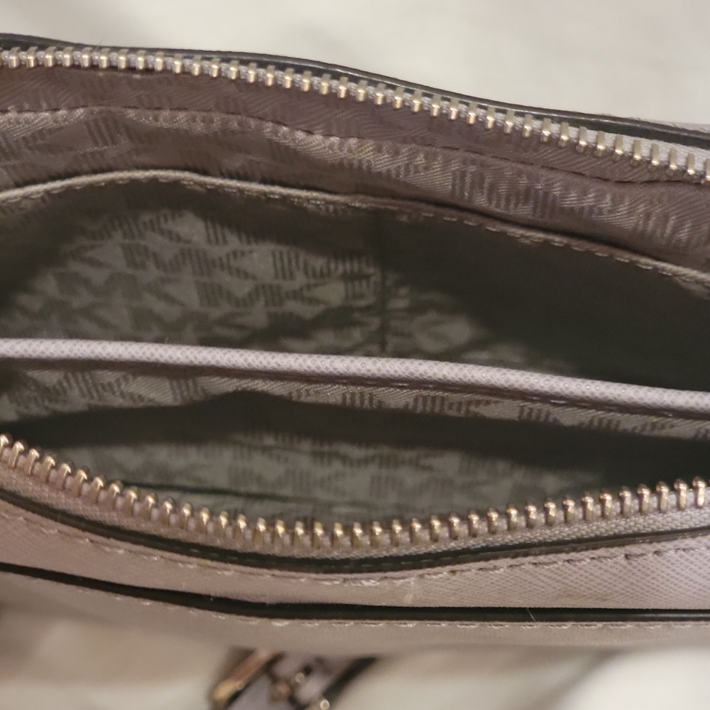 Michael Kors Jet Set Crossbody